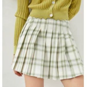 New JING, new without tag, green white pleated short skirt, Size S